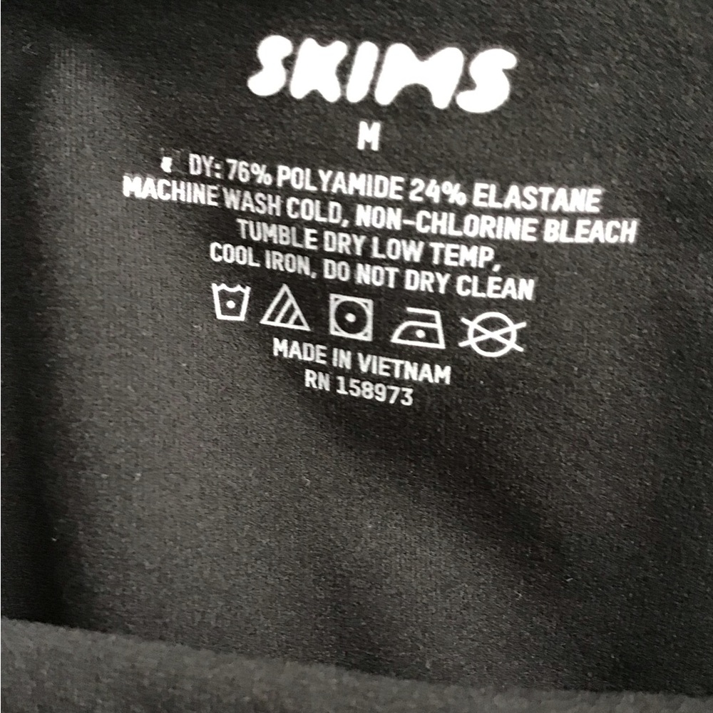 SKIMS Fits Everybody Sleeveless Mock Neck Dress - Picture 6 of 7